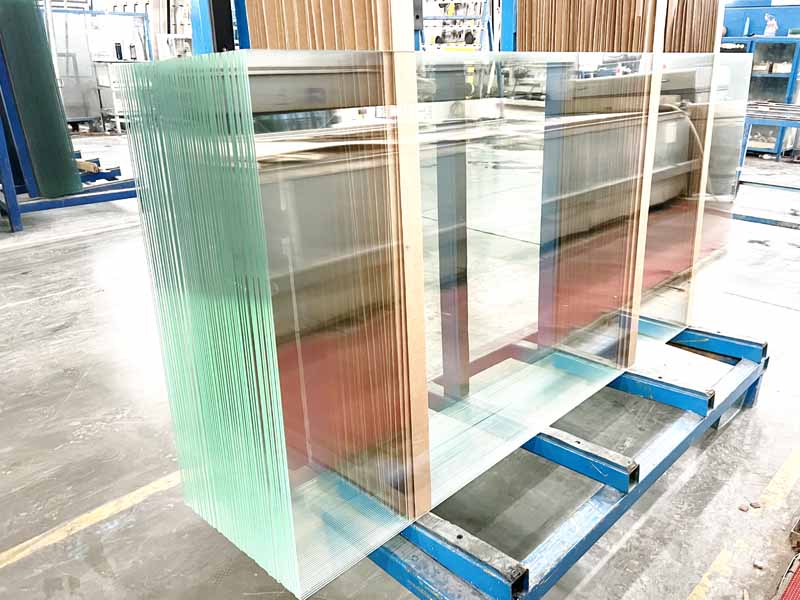 Разница между закаленным стеклом и обычным стеклом