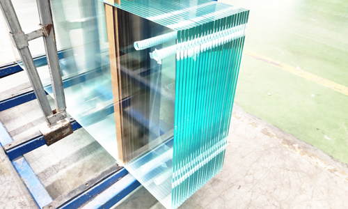 Преимущества ультрапрозрачного стекла