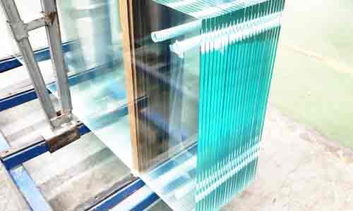 Как выбрать стекло для двери в ванную